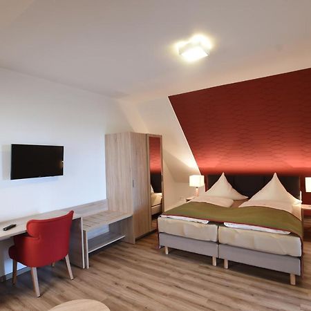 Hotel Neue Hoehe Klingenberg Екстер'єр фото