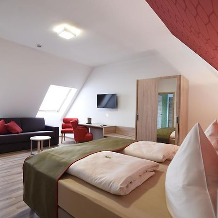 Hotel Neue Hoehe Klingenberg Екстер'єр фото