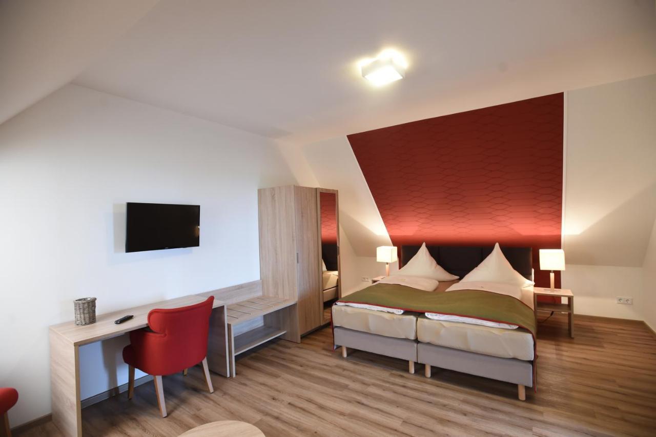 Hotel Neue Hoehe Klingenberg Екстер'єр фото
