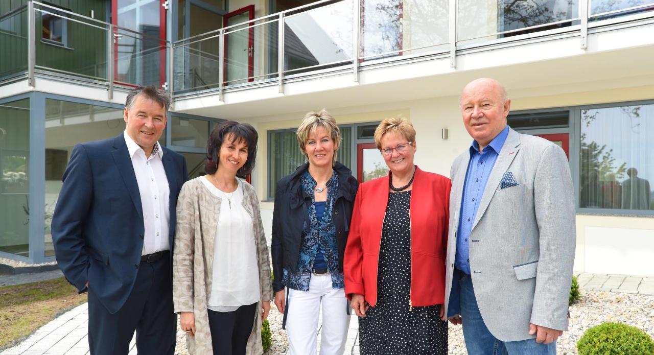 Hotel Neue Hoehe Klingenberg Екстер'єр фото