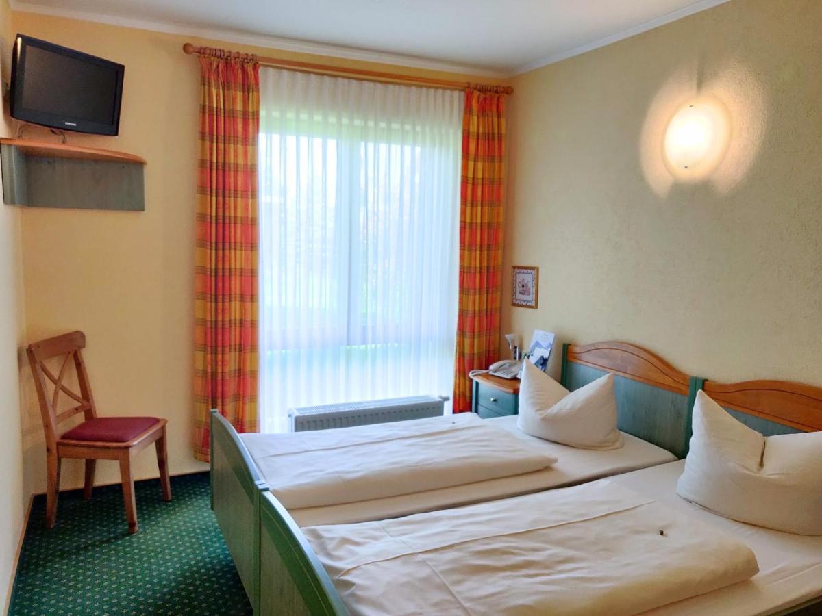 Hotel Neue Hoehe Klingenberg Екстер'єр фото