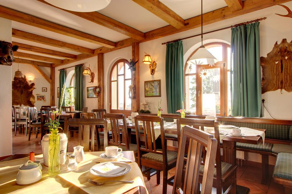 Hotel Neue Hoehe Klingenberg Екстер'єр фото