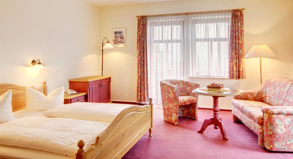 Hotel Neue Hoehe Klingenberg Екстер'єр фото